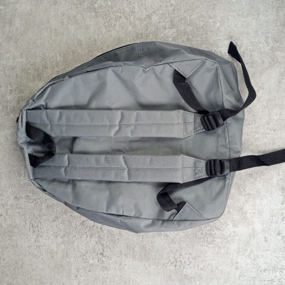👔 Trailmaker Gray Backpack - Picture 2 of 5